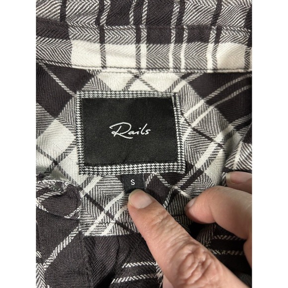 Rails Women’s Hunter Black White Plaid Button Long Sleeve Shirt Size Small - Picture 4 of 9